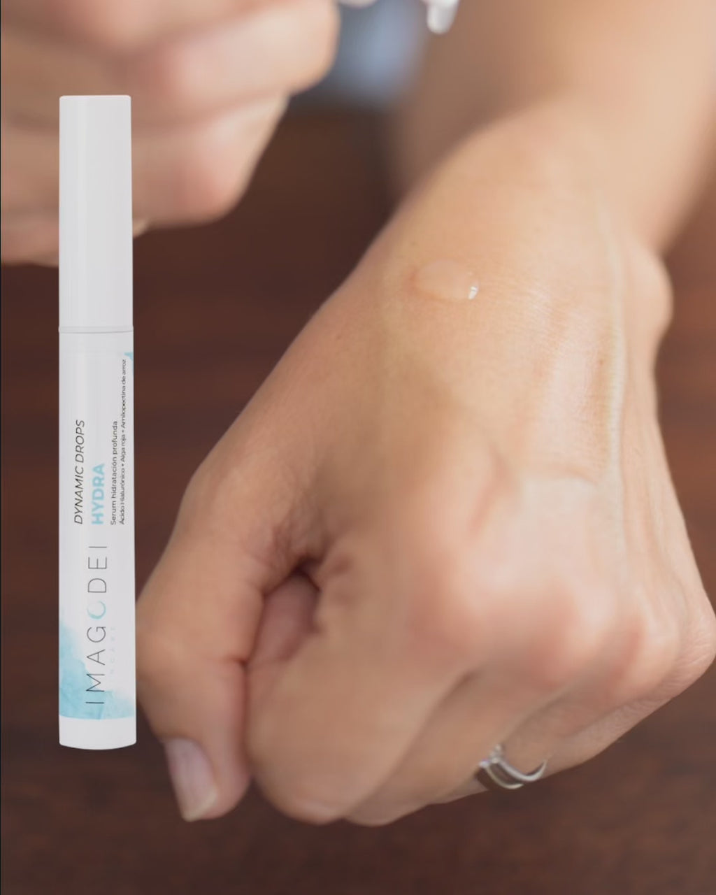 Hydra Dynamic Drop – Multimolecular Hydrating Serum
